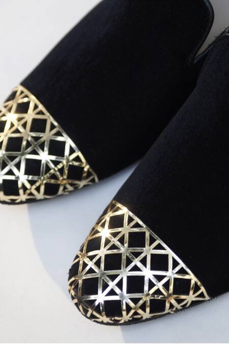 Shradha Hedau Footwear Couture Black Ahaan Jaal Lace Embellished Moccasin Shoes Online at Aza Fashions Shradha Hedau Footwear Couture_Black Ahaan Jaal Lace Embellished Moccasin Shoes _Online_at_Aza_Fashions