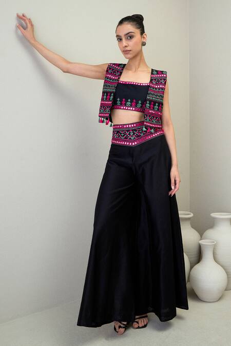 Buy Roohbyridhimaa Black Silk, Chanderi Embroidery Square Neck Dastak Mirror Jacket And Pant Set Buy_Roohbyridhimaa_Black Silk, Chanderi Embroidery Square Neck Dastak Mirror Jacket And Pant Set