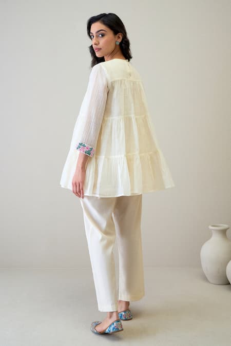 Roohbyridhimaa Jaya Embroidered Short Tiered Kurta With Pant 