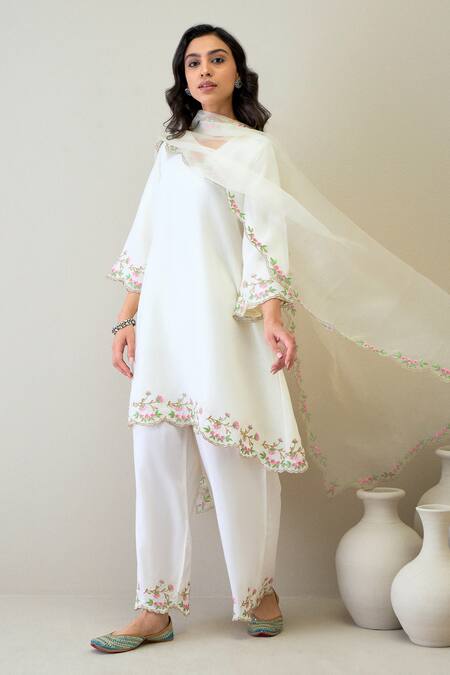 Roohbyridhimaa_White Silk Organza, Cotton Embroidery V-neck Junnon Floral Kurta Pant Set _Online_at_Aza_Fashions