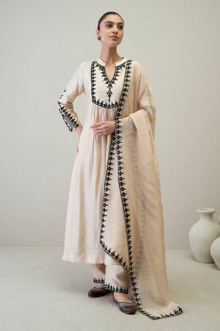Roohbyridhimaa_Beige Silk Organza, Viscose Embroidery Split Revati Floral Butta Kurta Pant Set _at_Aza_Fashions