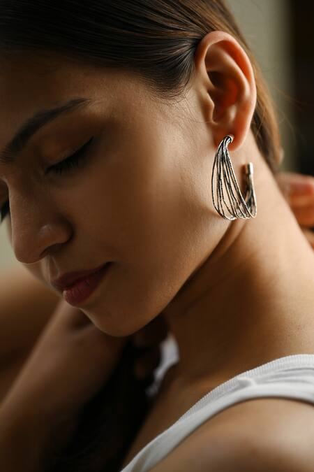 Buy_Heena Mittal_Gold Plated Metallic Thread Oxi Wired Hoops _Online_at_Aza_Fashions