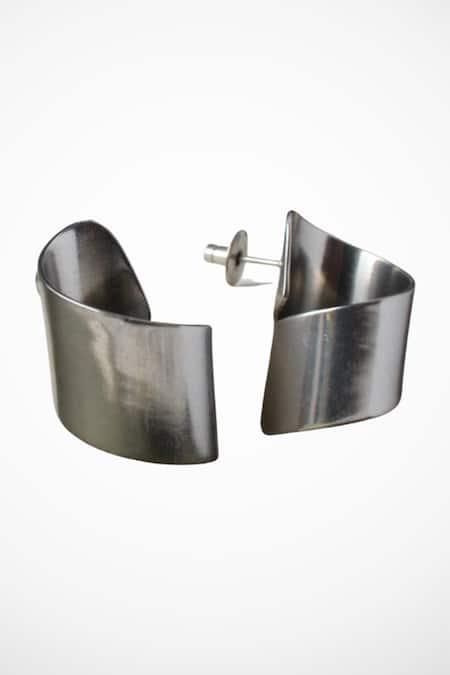 Heena Mittal Silver Plated Deneb Glint Studs Online at Aza Fashions Heena Mittal_Silver Plated Deneb Glint Studs _Online_at_Aza_Fashions