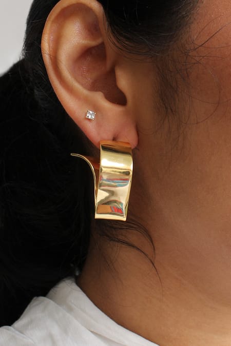 Heena Mittal Gold Plated Rigel Rippling Ribbon Pattern Earrings 