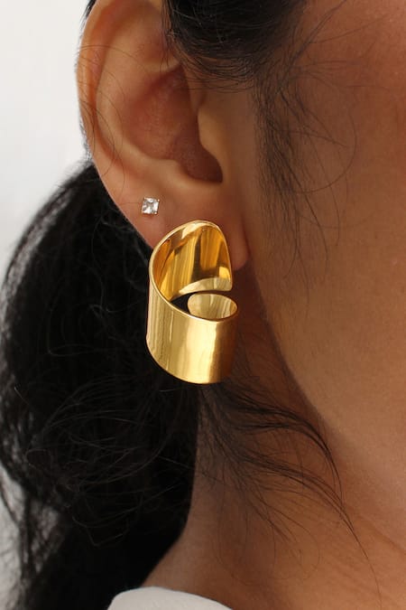 Heena Mittal Gold Plated Deneb Rippling Pattern Earrings 