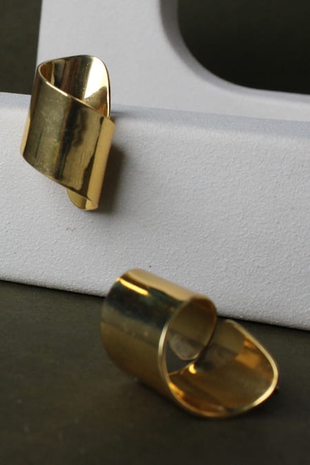 Heena Mittal Deneb Rippling Pattern Earrings 