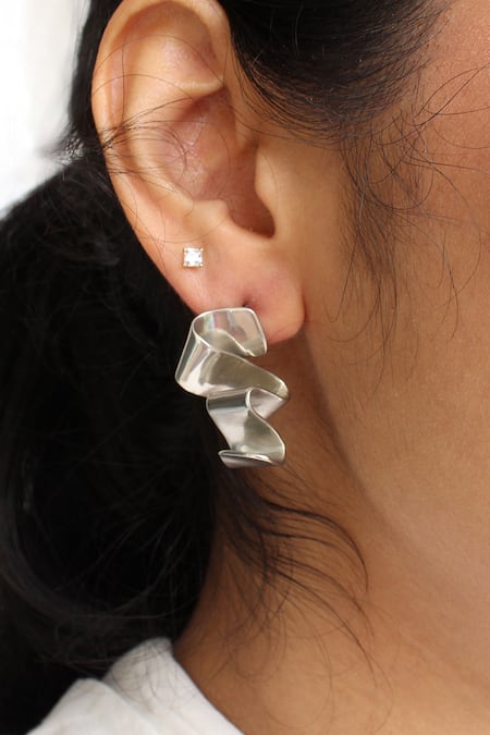 Heena Mittal Vega Rippling Ribbon Pattern Earrings 