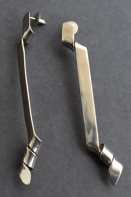 Heena Mittal Aquila Twisted Ribbon Pattern Earrings 