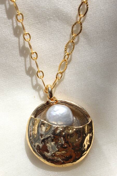 Buy_Heena Mittal_Gold Plated Lune Soleil Pearl Pendant Necklace Set _Online_at_Aza_Fashions