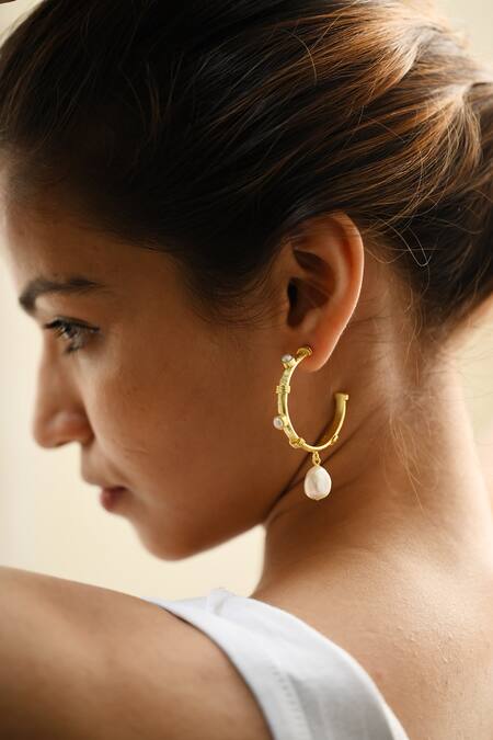 Buy_Heena Mittal_Gold Plated Pearls Charmer Embellished Half-hoops 