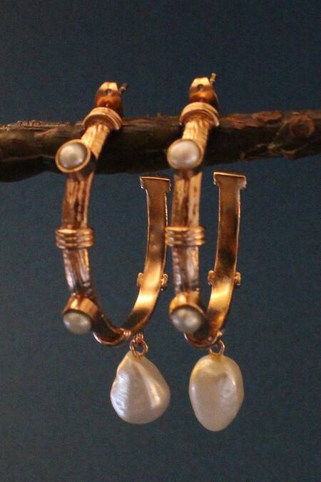 Buy_Heena Mittal_Rose Gold Pearls Charmer Drop Half-hoops 