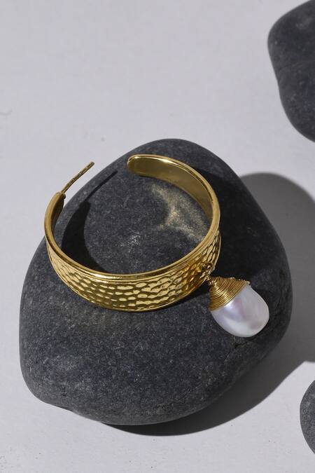 Buy_Heena Mittal_Gold Plated Pearls Hailey Drop Hoops 