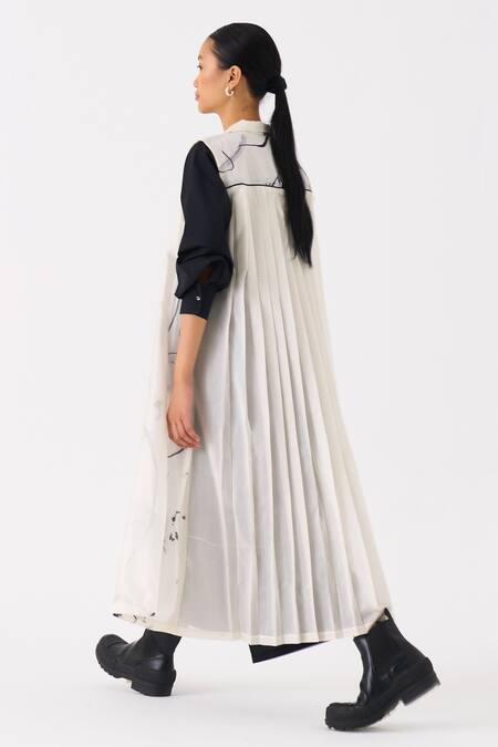 Three Black Organza Printed Floral Lapel Collar Back Pleat Overlay at Aza Fashions Three_Black Organza Printed Floral Lapel Collar Back Pleat Overlay _at_Aza_Fashions