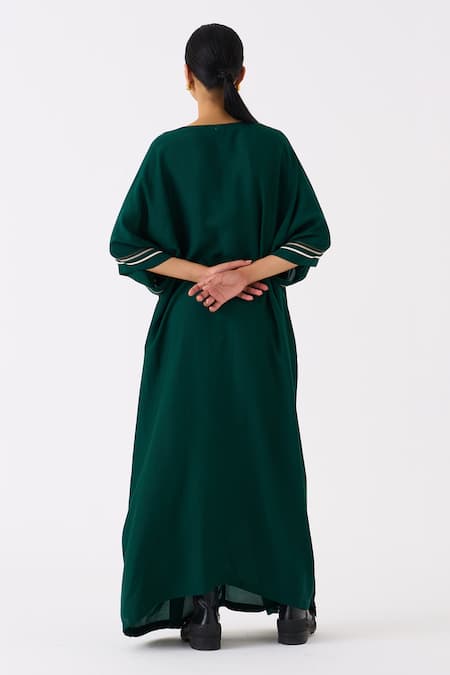 Shop Three Green Bemberg Applique Striped Leaf Neck Sleeves Front Tie Up Kaftan at Aza Fashions Shop_Three_Green Bemberg Applique Striped Leaf Neck Sleeves Front Tie Up Kaftan _at_Aza_Fashions