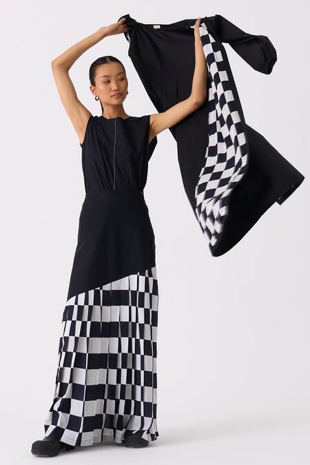 Three Black Poplin Round Neck Back Yoke Jacket Online at Aza Fashions Three_Black Poplin Round Neck Back Yoke Jacket _Online_at_Aza_Fashions