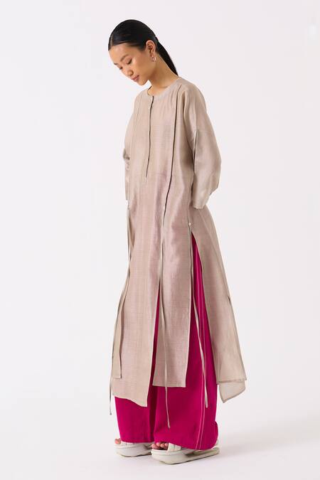 Three Grey Tunic Chanderi Placement Embroidery Floral Round Neck Panelled With Pant at Aza Fashions Three_Grey Tunic Chanderi Placement Embroidery Floral Round Neck Panelled With Pant _at_Aza_Fashions