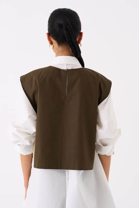 Three Green Poplin Embroidery Floral Shirt Collar Cropped Top And Pant Set Online at Aza Fashions Three_Green Poplin Embroidery Floral Shirt Collar Cropped Top And Pant Set _Online_at_Aza_Fashions