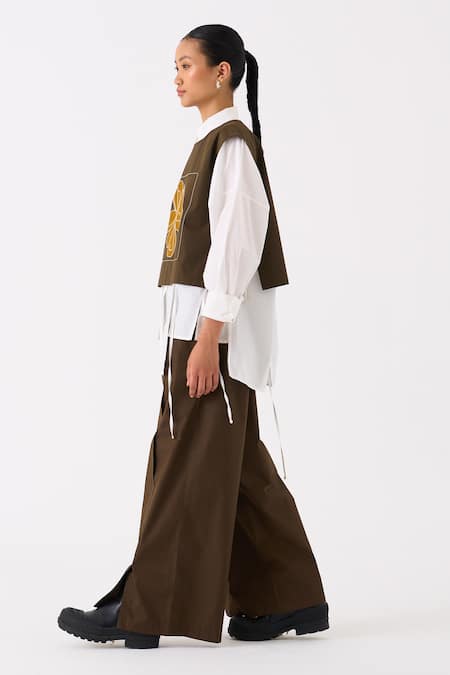 Shop Three Green Poplin Embroidery Floral Shirt Collar Cropped Top And Pant Set Online at Aza Fashions Shop_Three_Green Poplin Embroidery Floral Shirt Collar Cropped Top And Pant Set _Online_at_Aza_Fashions