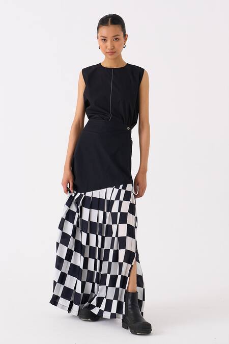 Three Black Top Poplin Chequered Round Sleeveless With Pattern Skirt Online at Aza Fashions Three_Black Top Poplin Chequered Round Sleeveless With Pattern Skirt _Online_at_Aza_Fashions