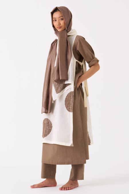 Three_Ivory Embroidered Square Color Blocked Scarf _Online_at_Aza_Fashions