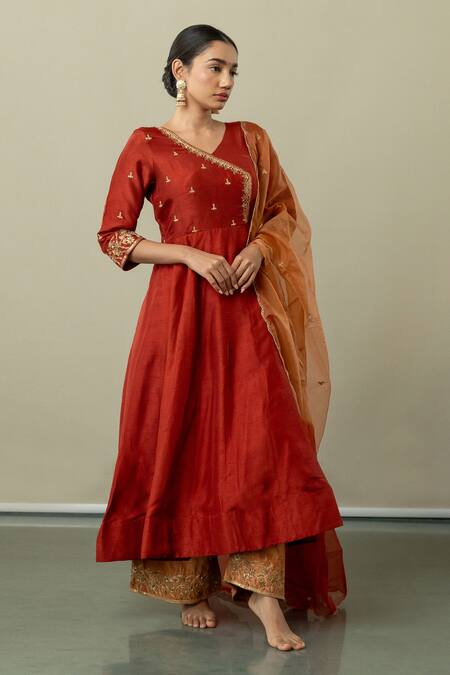 Shop World of Sugandh Maroon Silk, Chiffon Embroidery V-neck Sunset Bloom Yoke Angarkha Anarkali Set at Aza Fashions Shop_World of Sugandh_Maroon Silk, Chiffon Embroidery V-neck Sunset Bloom Yoke Angarkha Anarkali Set _at_Aza_Fashions