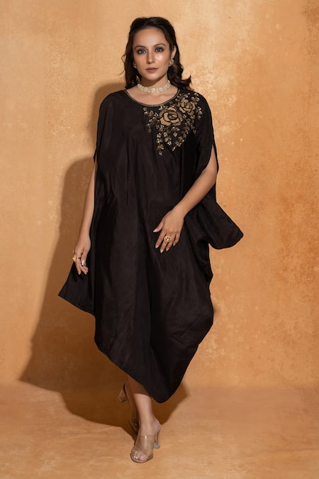 Sugandh Gupta Black Dupian Silk Hand Embroidery Rosette Round Neck Bloom Kaftan 