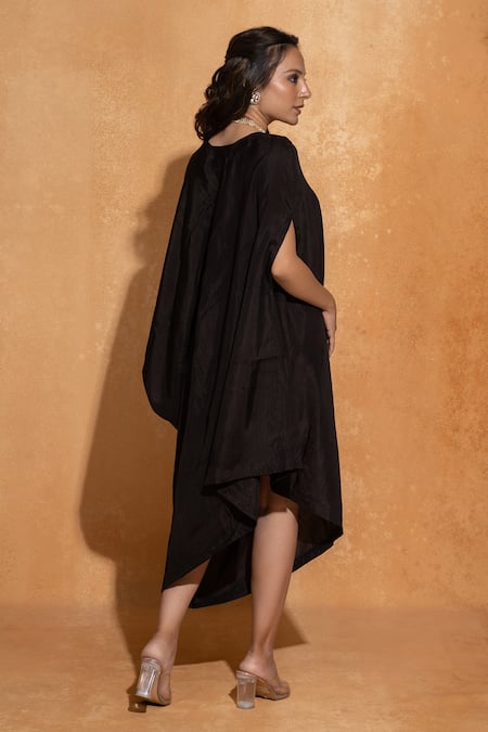 World of Sugandh Rosette Bloom Embroidered Kaftan 