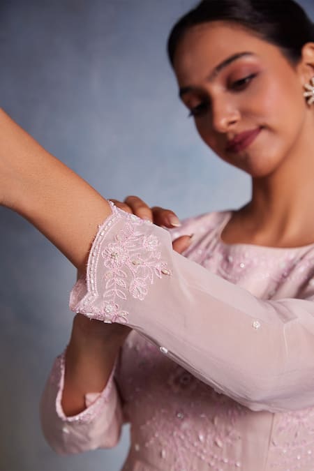 Muditaa By Urmila Pink Organza Embroidery Round Neck Aamani Floral Hand Anarkali Online at Aza Fashions Muditaa By Urmila_Pink Organza Embroidery Round Neck Aamani Floral Hand Anarkali _Online_at_Aza_Fashions