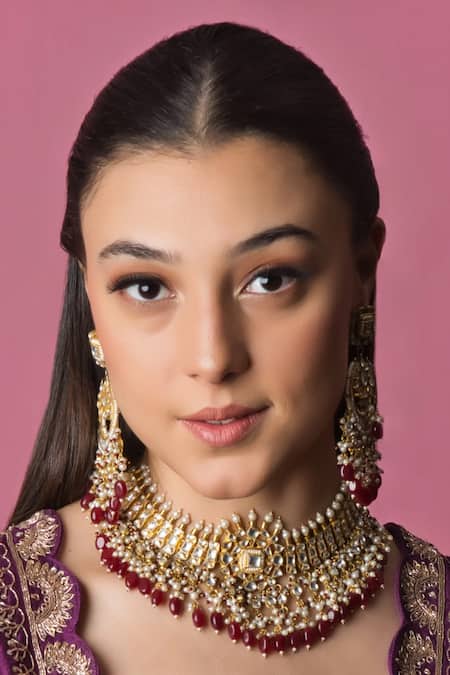 Shop Queens Jewels Red Beads, Gota Patti Arya Geometric Carved Choker Set at Aza Fashions Shop_Queens Jewels_Red Beads, Gota Patti Arya Geometric Carved Choker Set _at_Aza_Fashions