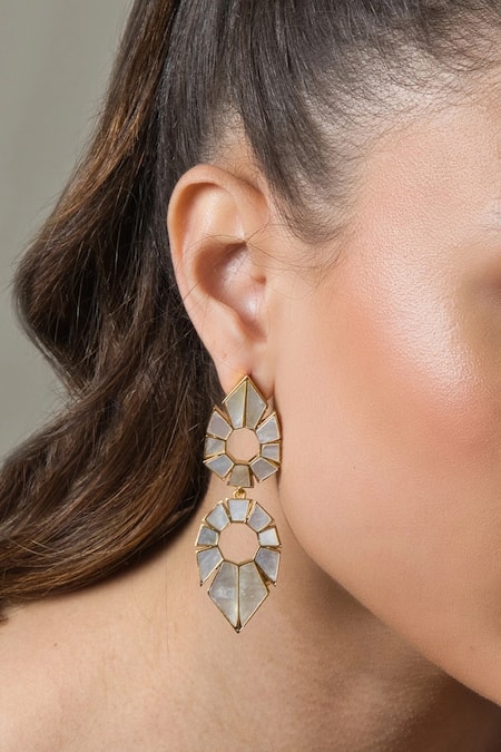 Queens Jewels Infinity Shell Pearl Embellished Earrings 