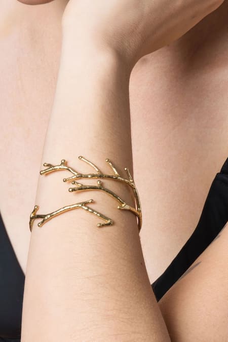 Queens Jewels Thorn Carved Cuff 