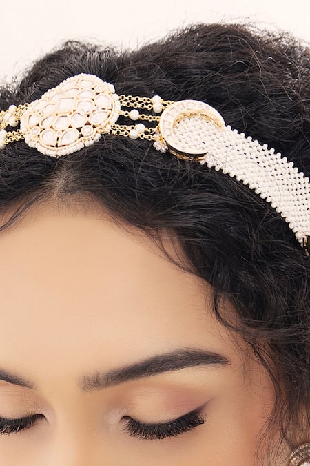 Shop Joules By Radhika Gold Plated Kundan Embellished Floral Maangtikka at Aza Fashions Shop_Joules By Radhika_Gold Plated Kundan Embellished Floral Maangtikka_at_Aza_Fashions