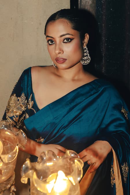 Label Earthen_Blue Silk, Chiffon Embroidery, Zari V-neck Srisa Floral Motif Saree With Blouse _at_Aza_Fashions