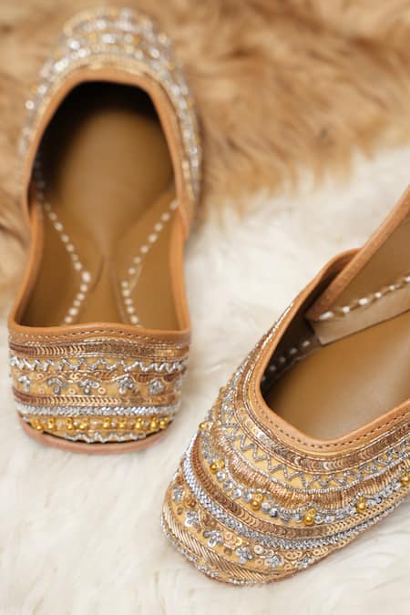 Jutti Express Dabka & Sequin Embroidered Juttis