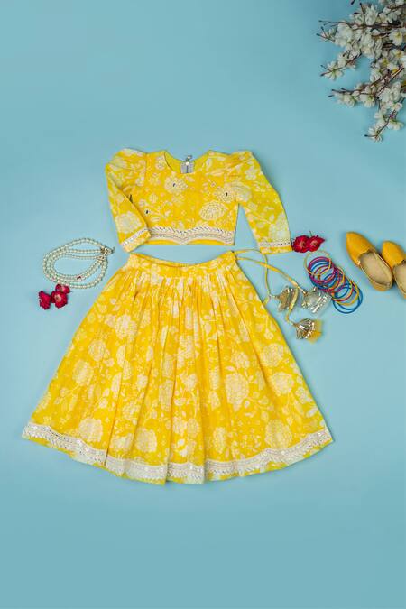 Yuvraani Jaipur_Yellow Net, Chanderi Sequins, Embroidery Flora Print Lehenga Set _Online_at_Aza_Fashions