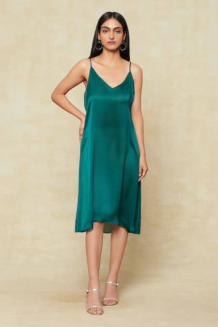 Amit Aggarwal Emerald Green Embroidery, Metallic Thread Bandeau Neck Embellished Dress Online at Aza Fashions Amit Aggarwal_Emerald Green Embroidery, Metallic Thread Bandeau Neck Embellished Dress _Online_at_Aza_Fashions