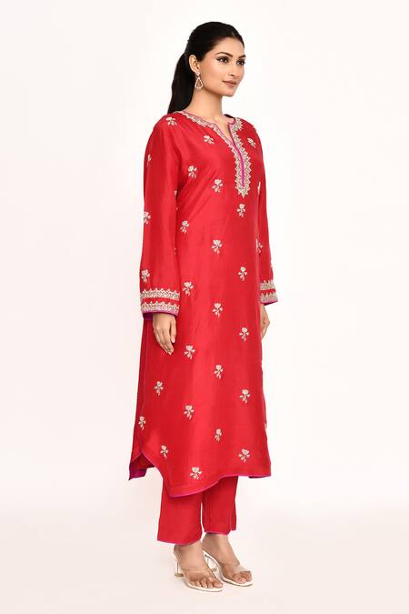 Anushree Reddy_Red Silk, Chiffon Embroidery Split V-neck Zardozi Flower Kurta Set _at_Aza_Fashions