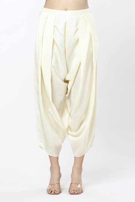 Buy_Debyani + CO_Green Silk Embroidery Round Neck Floral Kurta Salwar Set 