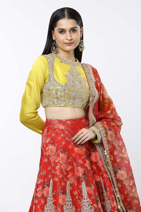 Shop Debyani + CO Red Organza, Silk Embroidery Round Neck Chota Gulab Lehenga Set Online at Aza Fashions Shop_Debyani + CO_Red Organza, Silk Embroidery Round Neck Chota Gulab Lehenga Set _Online_at_Aza_Fashions