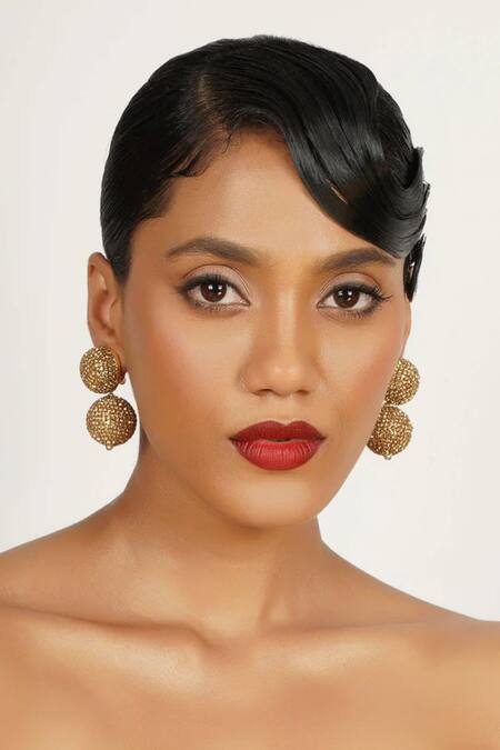 Bijoux By Priya Chandna Gold Plated Crystals Embellished Round Studs Online at Aza Fashions Bijoux By Priya Chandna_Gold Plated Crystals Embellished Round Studs _Online_at_Aza_Fashions