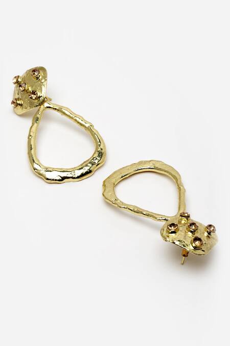 Buy Bijoux By Priya Chandna Gold Plated Crystals Embellished Round Studs Online at Aza Fashions Buy_Bijoux By Priya Chandna_Gold Plated Crystals Embellished Round Studs _Online_at_Aza_Fashions