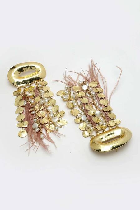 Buy_Bijoux By Priya Chandna_Gold Plated Pearls, Feathers Tassel Earrings 