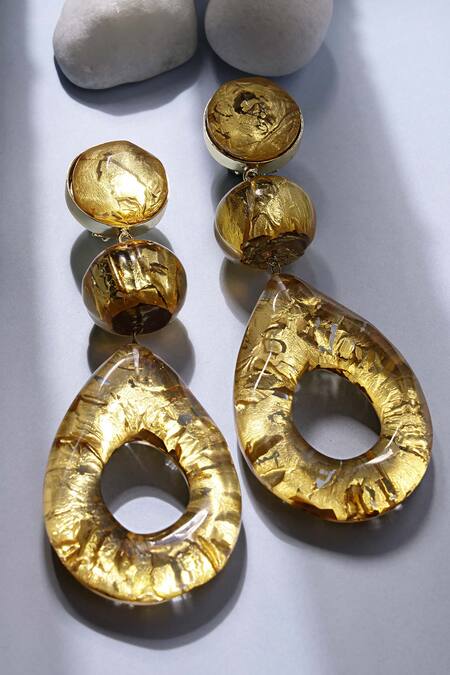 Shop_Bijoux By Priya Chandna_Gold Plated Beads Geometric Carved Drop Earrings 