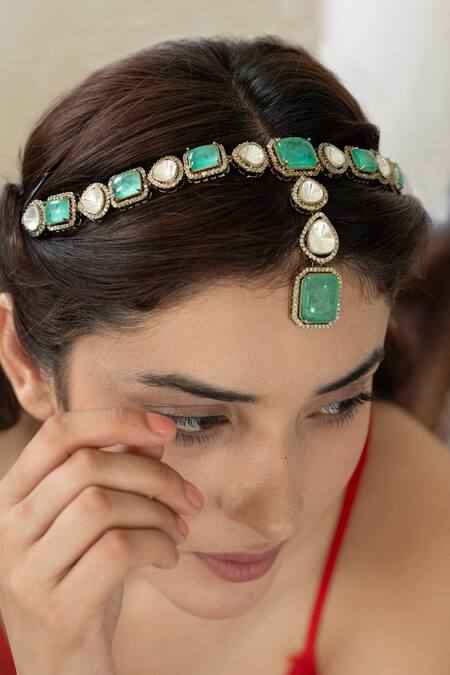 Do Taara Green Crystals Victorian Polki Stone Studded Mathapatti Online at Aza Fashions Do Taara_Green Crystals Victorian Polki Stone Studded Mathapatti _Online_at_Aza_Fashions