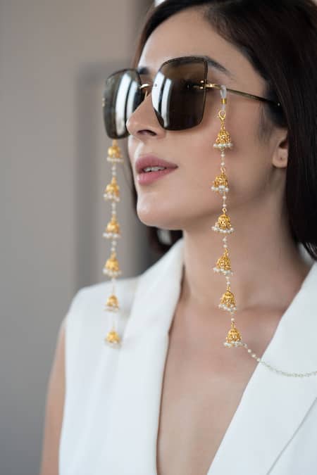 Do Taara Gold Plated Jhumka Pearl Embellished Eyewear Chain Online at Aza Fashions Do Taara_Gold Plated Jhumka Pearl Embellished Eyewear Chain _Online_at_Aza_Fashions