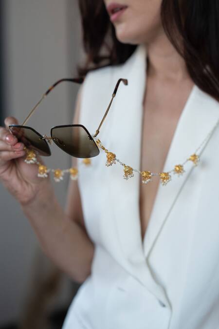 Buy Do Taara Gold Plated Jhumka Pearl Embellished Eyewear Chain Online at Aza Fashions Buy_Do Taara_Gold Plated Jhumka Pearl Embellished Eyewear Chain _Online_at_Aza_Fashions