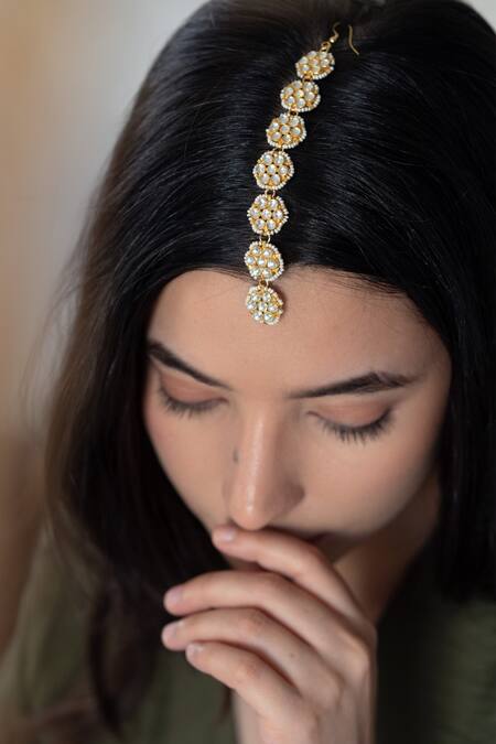 Do Taara_Gold Plated Kundan Embellished Maangtikka _Online_at_Aza_Fashions