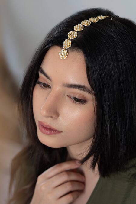 Buy_Do Taara_Gold Plated Kundan Embellished Maangtikka _Online_at_Aza_Fashions