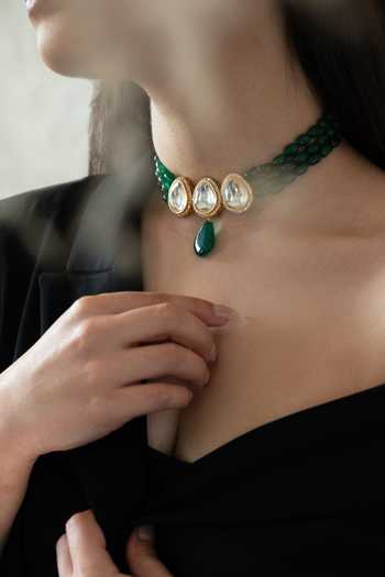 Buy_Do Taara_Green Tear Drop Carved Jade Choker _Online_at_Aza_Fashions