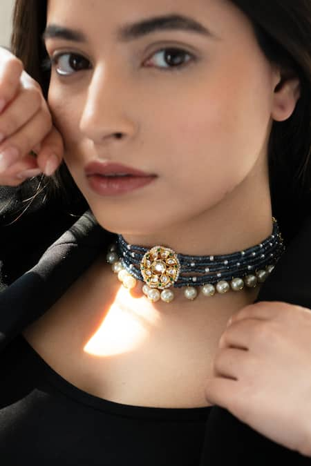 Do Taara Blue Kundan Studded Pendant Choker 